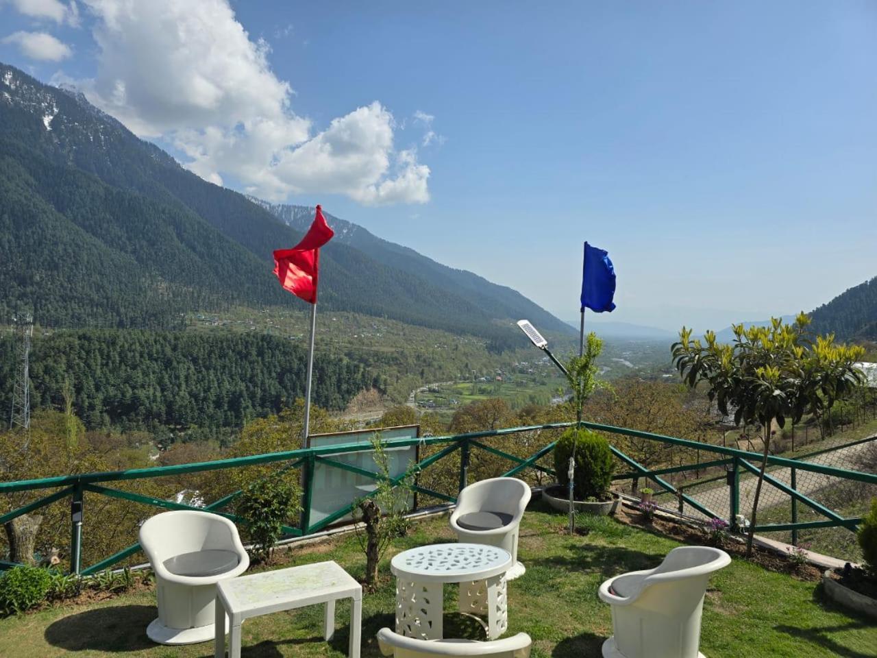 Cliff Cottage Pahalgam, Kashmir Batakut Eksteriør bilde