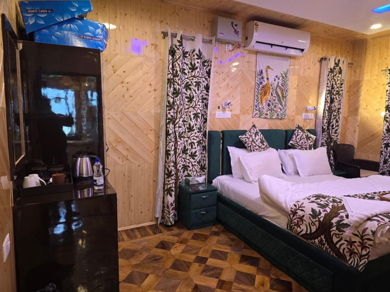 Cliff Cottage Pahalgam, Kashmir Batakut Eksteriør bilde