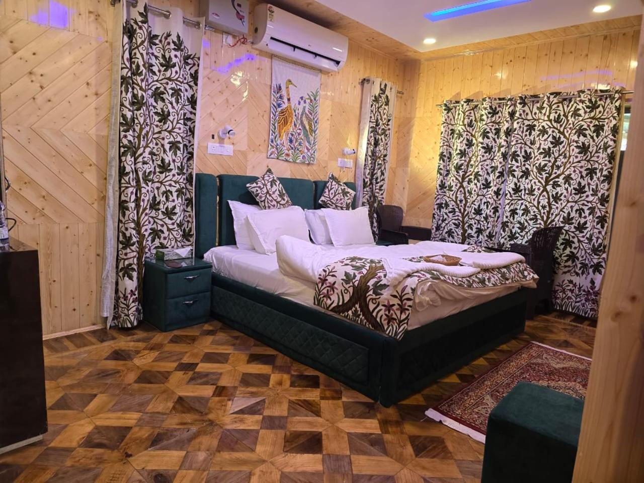 Cliff Cottage Pahalgam, Kashmir Batakut Eksteriør bilde